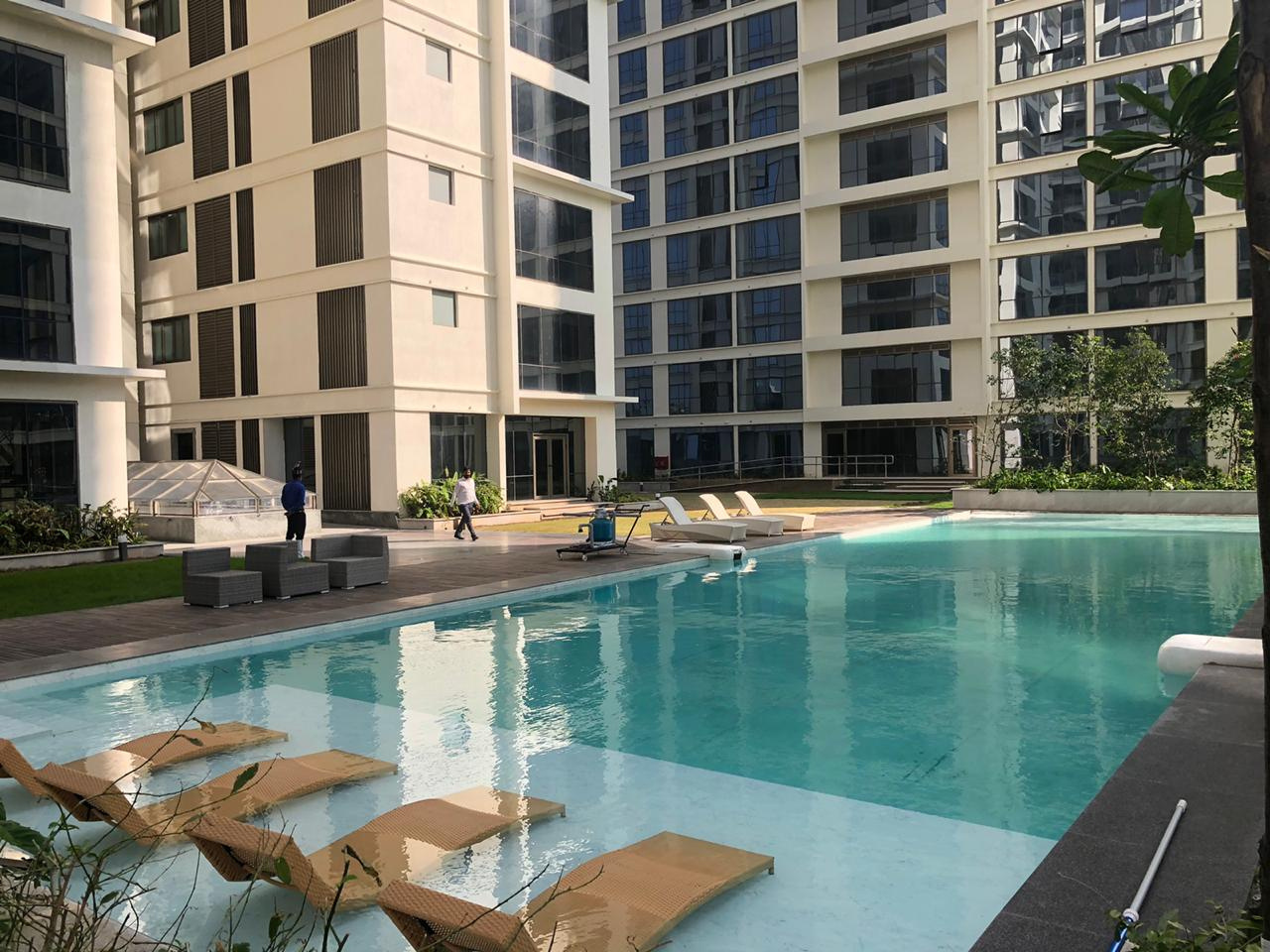 India's First Hanging Pool — Express Avenue — Indian Express Group